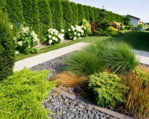 Zu sehen ist das Beitragsbild zum Beitrag mit dem Thema: Garten modern gestalten: Innovative Ideen für zeitgemäße Außenbereiche
